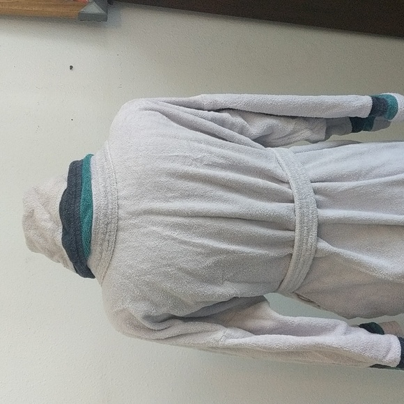 100% cotton,very heavy gray terry robe with teal and navy accent stripes. - Picture 5 of 5